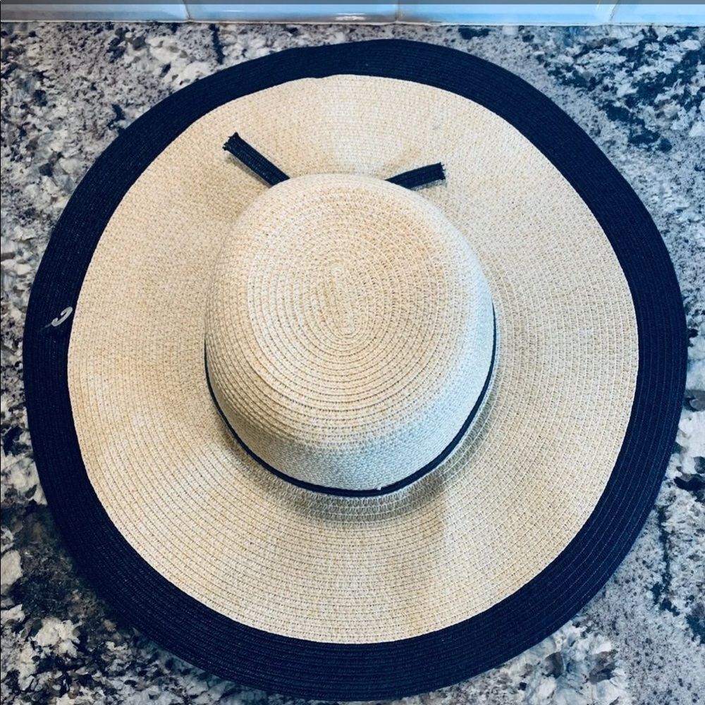 Hat Tart Floppy Hat NWT